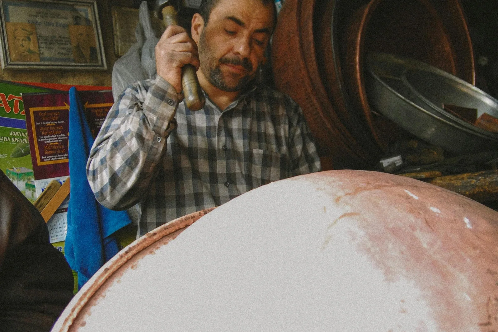 Molten brass pour inside a Muradabad foundry